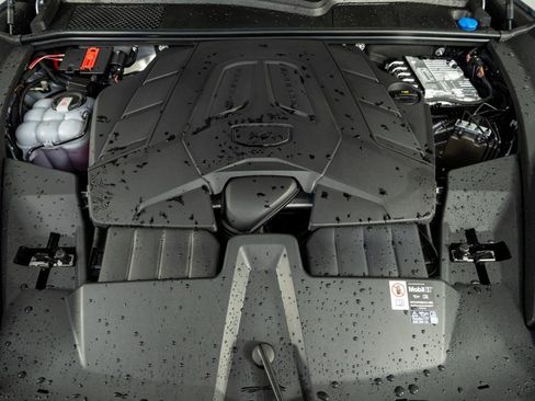 New 2026 Porsche Cayenne Coupe AWD/4WD image 35