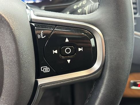 Certified 2023 Volvo XC90 B6 Core w/ Climate Package image 19