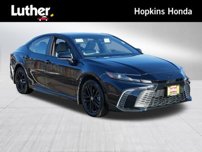 Used 2025 Toyota Camry SE w/ Multimedia Upgrade Package