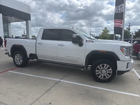 Used 2022 GMC Sierra 2500 Denali w/ Denali Ultimate Package AWD/4WD image 2