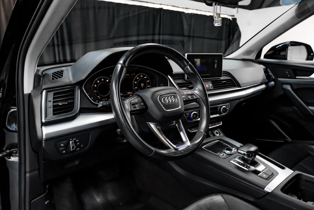 Used 2019 Audi Q5 2.0T Premium Plus w/ Premium Plus Package AWD/4WD image 3