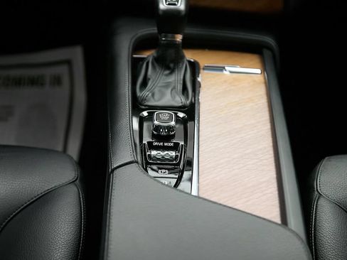 Used 2021 Volvo XC90 T6 Momentum AWD/4WD image 31