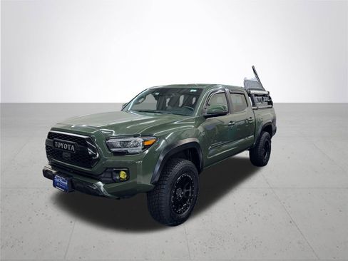 Used 2021 Toyota Tacoma TRD Off-Road AWD/4WD image 3