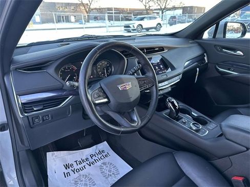 Certified 2023 Cadillac XT4 Luxury w/ Cold Weather Package image 19