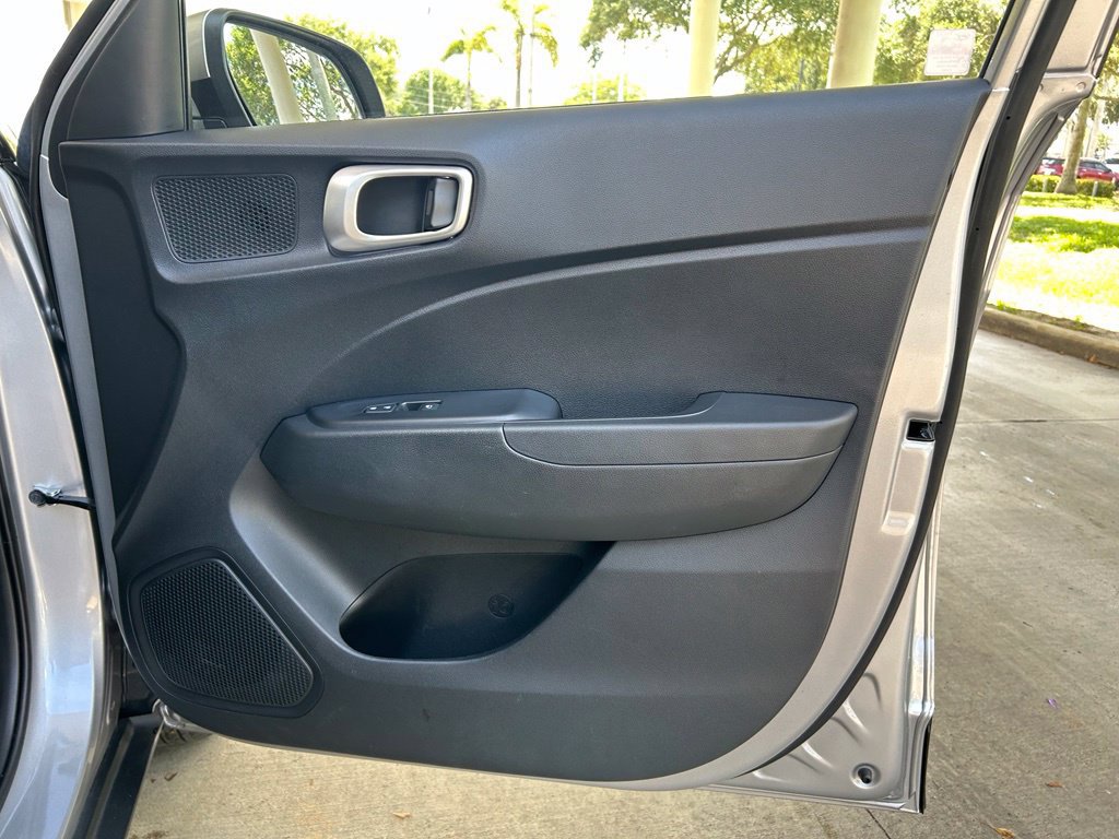 Used 2026 Hyundai Venue SEL FWD image 25