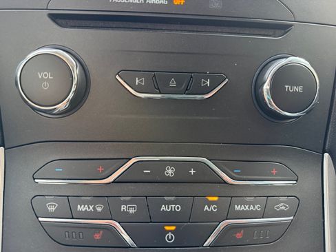 Used 2017 Ford Edge SEL w/ Equipment Group 201A FWD image 11