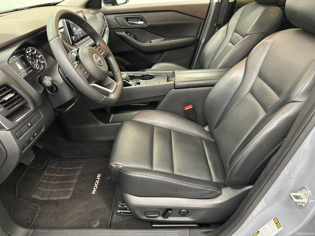 Used 2023 Nissan Rogue SV w/ SV Premium B Package FWD image 9
