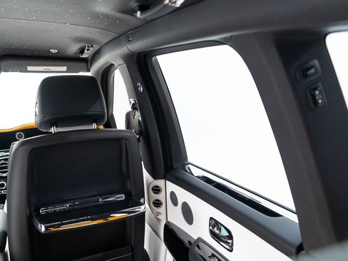 Certified 2026 Rolls-Royce Cullinan AWD/4WD image 32