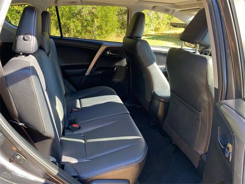Used 2018 Toyota RAV4 Limited image 34