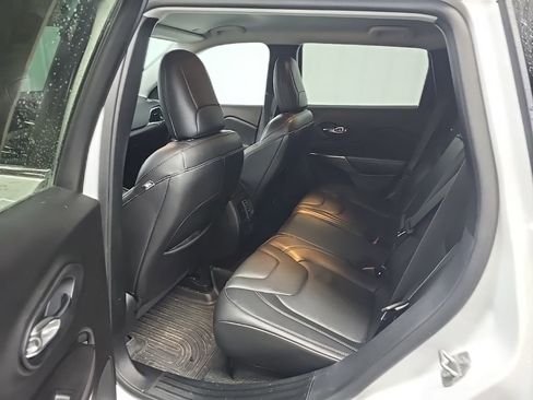 Used 2020 Jeep Cherokee Limited image 29