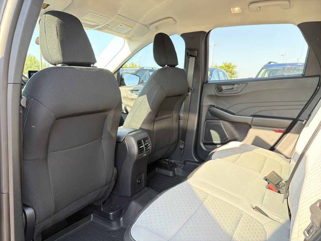 Used 2025 Ford Escape Active w/ Tech Pack #1 FWD image 12