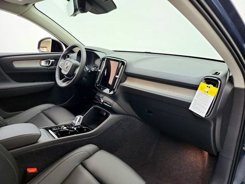 New 2026 Volvo XC40 B5 Ultra w/ Protection Package Premier AWD/4WD image 13