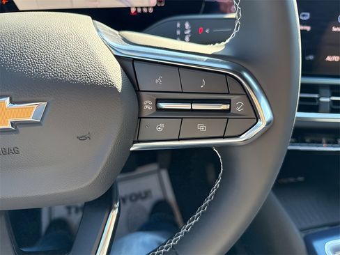 New 2026 Chevrolet Equinox EV LT image 27