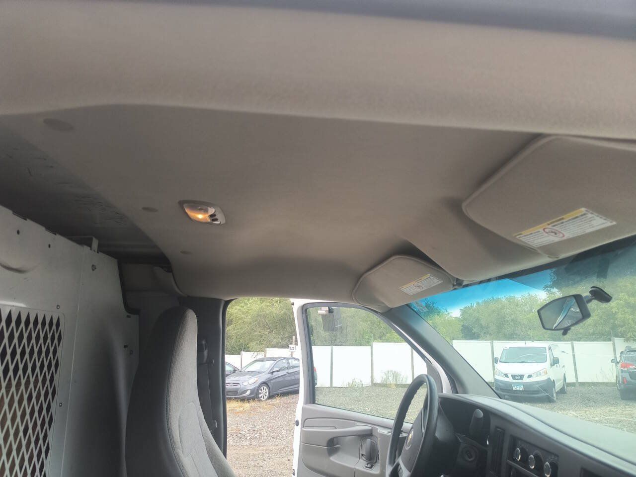 Used 2014 Chevrolet Express 2500 RWD image 32