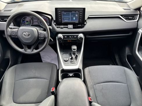 Used 2020 Toyota RAV4 LE image 12