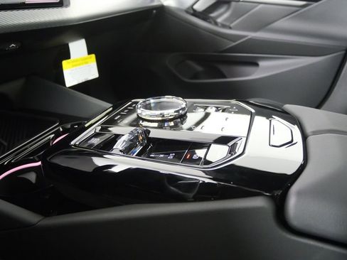 New 2026 BMW 530i w/ Executive Package image 24