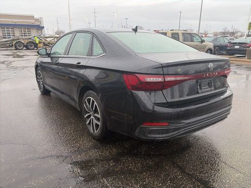 Used 2025 Volkswagen Jetta SE image 6