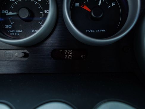 Used 2005 Ford GT RWD image 59