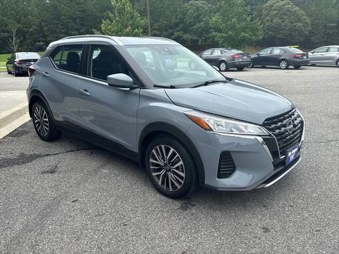 Used 2024 Nissan Kicks SV FWD image 5