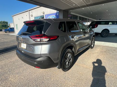 Used 2021 Nissan Rogue S FWD image 9