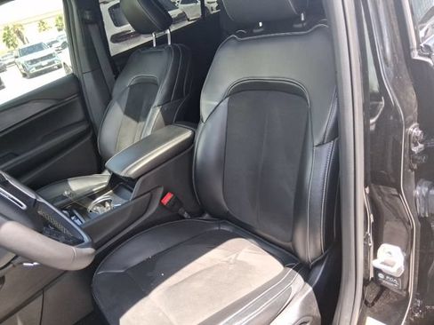 Used 2024 Jeep Grand Cherokee L Altitude AWD/4WD image 14