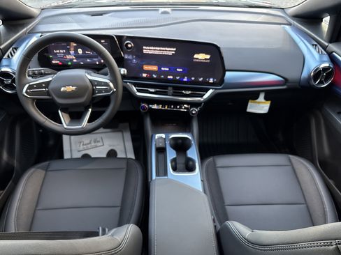 New 2026 Chevrolet Equinox EV LT image 15