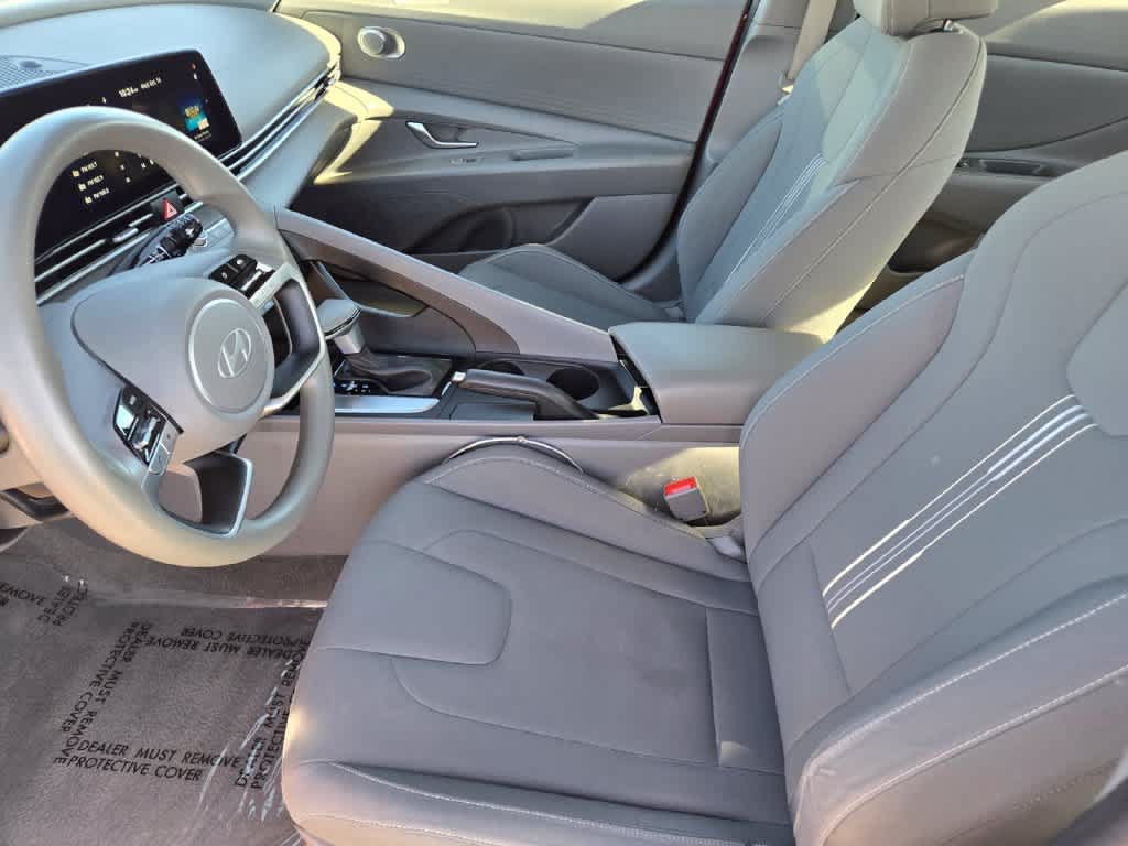 Used 2024 Hyundai Elantra SEL FWD image 17