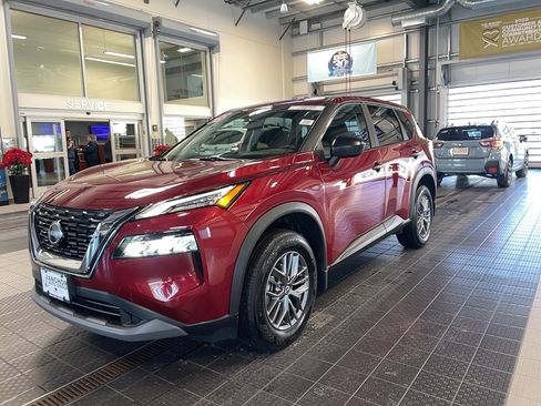 Used 2023 Nissan Rogue S image 3