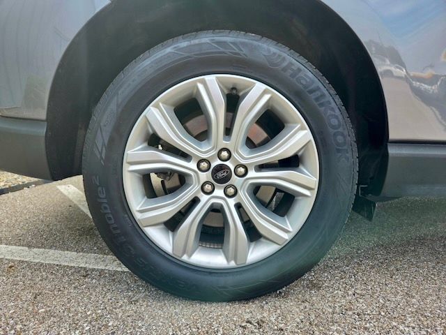 Used 2024 Ford Edge Titanium AWD/4WD image 32