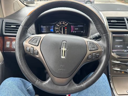 Used 2014 Lincoln MKX AWD w/ Equipment Group 102A image 15