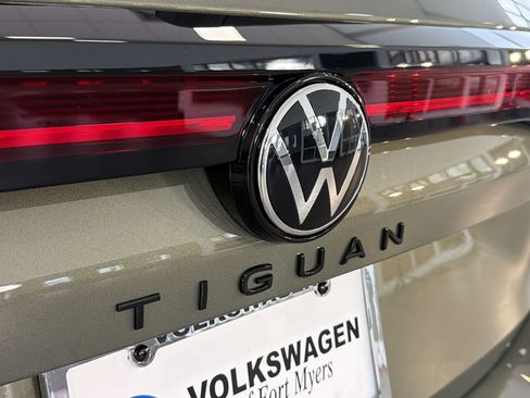 New 2026 Volkswagen Tiguan SE R-Line FWD image 34