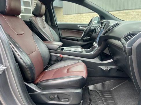 Used 2021 Ford Edge Titanium w/ Equipment Group 301A AWD/4WD image 11
