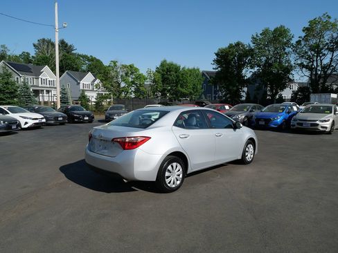 Used 2017 Toyota Corolla L w/ Carpet Mat Package (TMS) FWD image 6