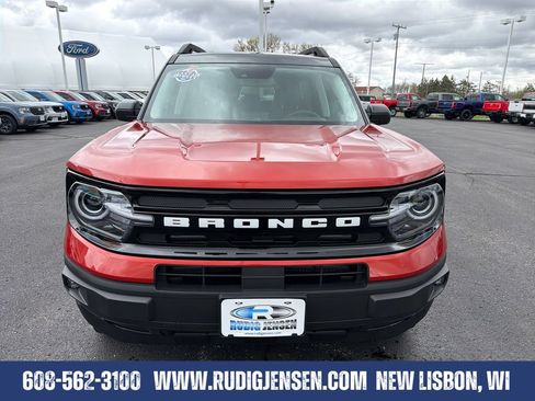 Used 2024 Ford Bronco Sport Outer Banks w/ Tech Package AWD/4WD image 8
