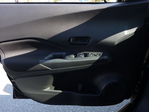 New 2025 Nissan Kicks Play S image 23