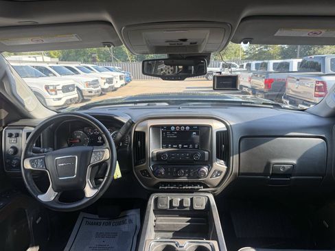 Used 2018 GMC Sierra 2500 Denali w/ Duramax Plus Package AWD/4WD image 17