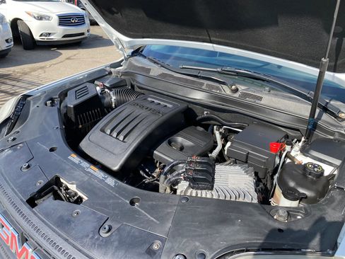 Used 2017 GMC Terrain SLE image 30