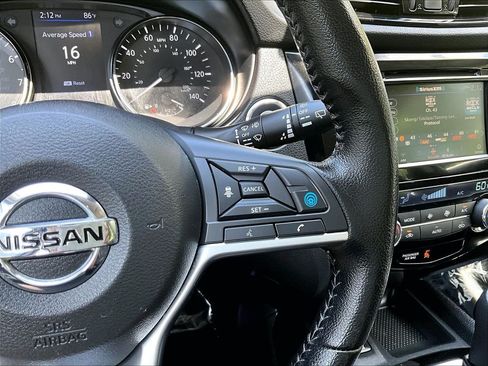 Used 2022 Nissan Rogue Sport SV w/ Technology Package AWD/4WD image 19