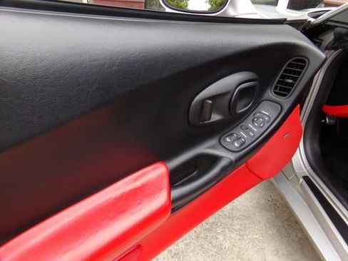 Used 2004 Chevrolet Corvette Z06 RWD image 18