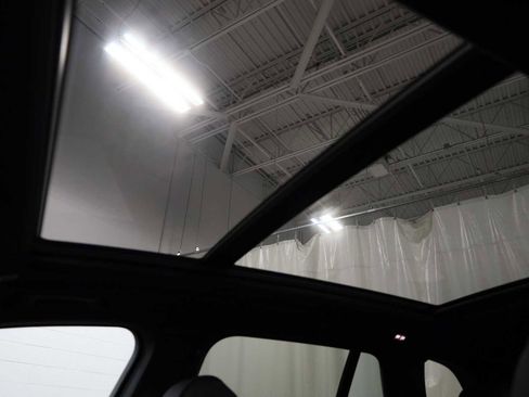 Used 2024 BMW X5 xDrive40i w/ M Sport Package image 19