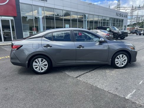 Used 2025 Nissan Sentra S image 8