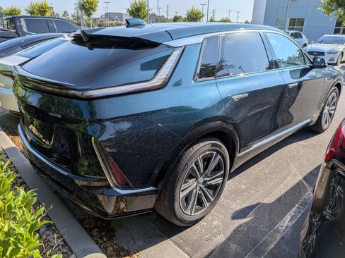 Used 2024 Cadillac Lyriq Luxury RWD image 2