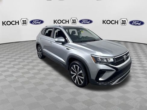 Used 2022 Volkswagen Taos SE image 2