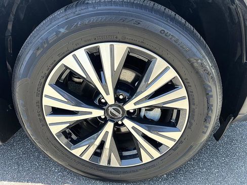 Certified 2023 Nissan Rogue SV w/ SV Premium B Package FWD image 12