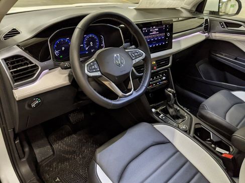 New 2026 Volkswagen Taos SEL image 8