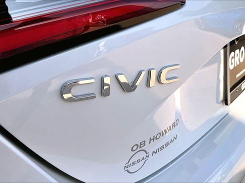 Used 2025 Honda Civic Sport Touring image 9
