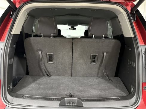 Used 2021 GMC Acadia SLE w/ Driver Convenience Package FWD image 24