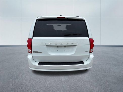 Used 2015 Dodge Grand Caravan SXT FWD image 4