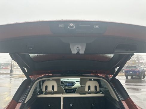 Used 2020 Buick Encore GX Essence w/ Advanced Technology Package image 27