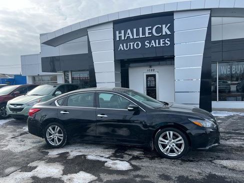 Used 2016 Nissan Altima 3.5 SL image 1